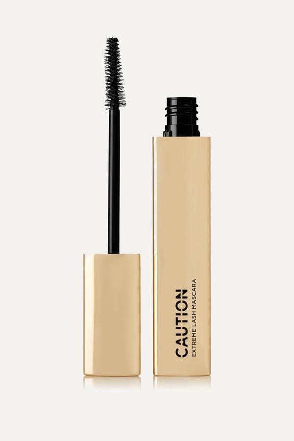 Los que más saben de miradas perfectas creen que la máscara de Hourglass, Caution Extrem Lash, es la que mejor cobertura ofrece en pocas pasadas para obtener unas pestañas llenas de volumen. Tiene un precio de 39,79 euros.