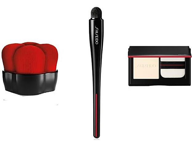1. Hanatsubaki Hake Polishing Face Brush (67 €). 2. Tsutsu Fude Concealer Brush (30 €). 3. Synchro Skin Invisible Silk Pressed Powder (48,50 €).