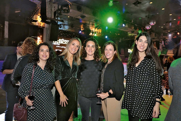 De Ymedia, Irene García, Andrea Mateos, Nuria de Mesa y Natalia Alonso, con Amaia Campos.
