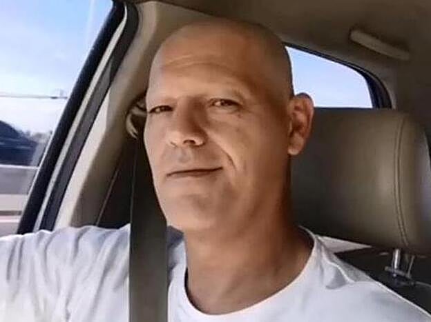 Frank Cuesta en una de las imágenes sin pelo que llevaron a sus seguidores a sospechar que había recaído en el cáncer, como parece ser que ha sucedido.