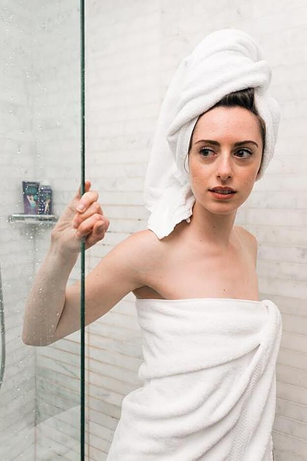 Una ducha y una buena antes de acostarnos y nuestra piel amanecerá impecable.