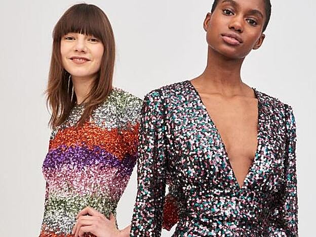 el vestido Sophie es mini y queda a medio muslo