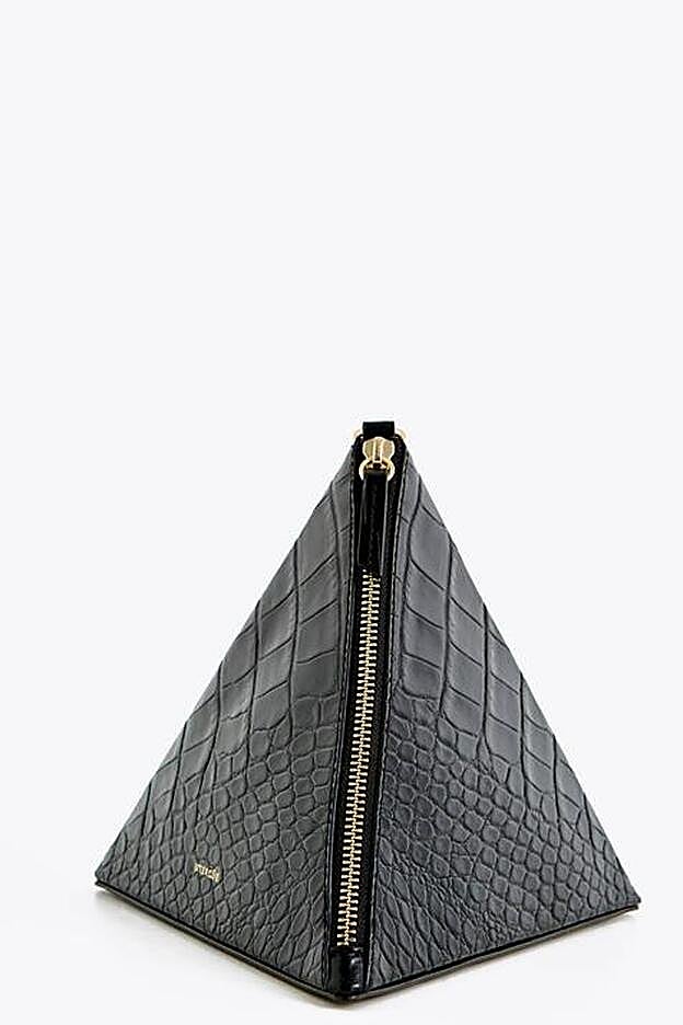 El negro viene con grabado efecto serpiente.