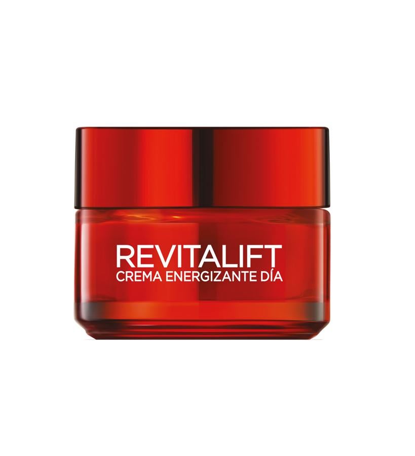 Una sola fórmula reúne todo lo que buscamos a edades maduras: que tenga un efecto tensor, antiedad y antifatiga. El pro-retinol que contiene aumenta el espesor de la epidermis y reduce las líneas finas, mientras que el ginseng rojo, con propiedades antioxidantes, estimula la circulación y mejora el tono.  Revitalift Crema Roja Energizante de L’Oréal Paris  (9,90 €).