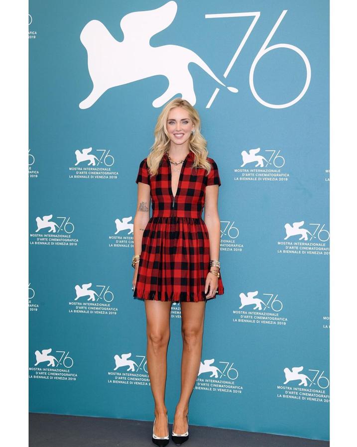 Siempre recordaremos 2019 como el año en el que el estampado baturro propio de las fiestas del Pilar de Zaragoza se convirtió en una tendencia mundial gracias a Dior. Un detallazo Maria Grazia.