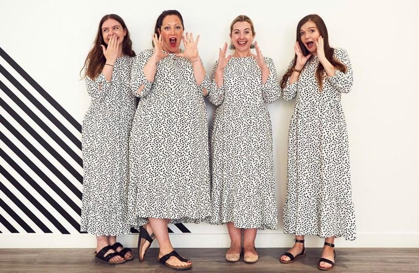 Una vez más Zara firma  el vestido más viral del año . Salías a la calle, estaba. Ibas a trabajar, estaba. Celebración importante, estaba. Y cómo no, ya tiene su propio perfil en Instagram.