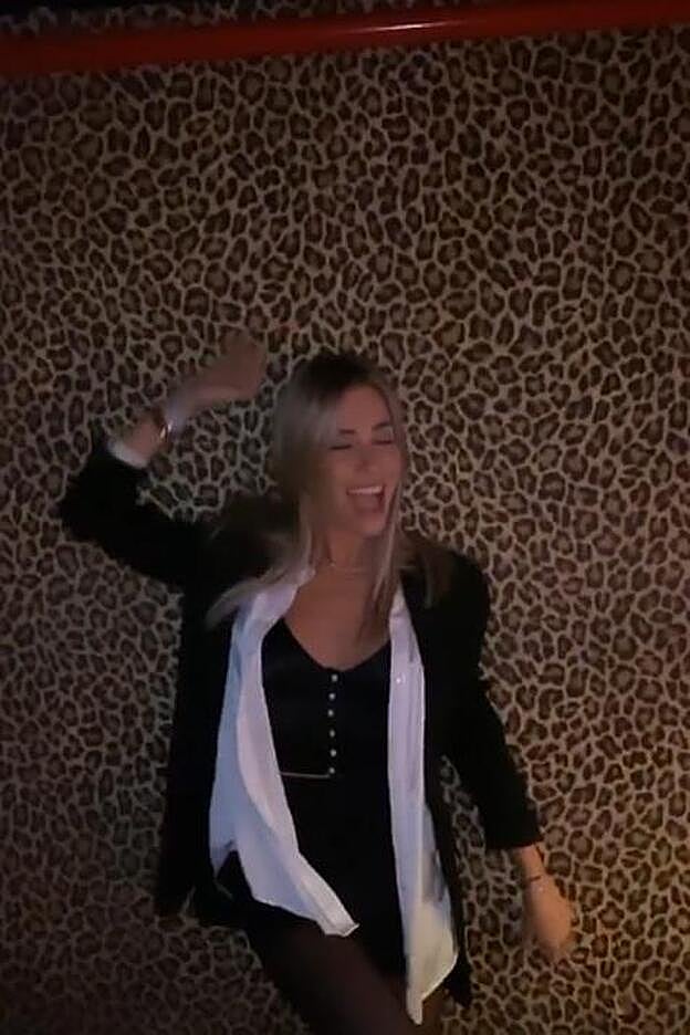 Carriedo posando en la discoteca, después de las uvas.