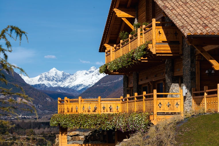En plena naturaleza se encuentra esta casa de campo galardonada en los World Luxury Hotel Awards como el hotel de lujo más romántico del sur de Europa. Para desestresarte y disfrutar de la mejor gastronomía.