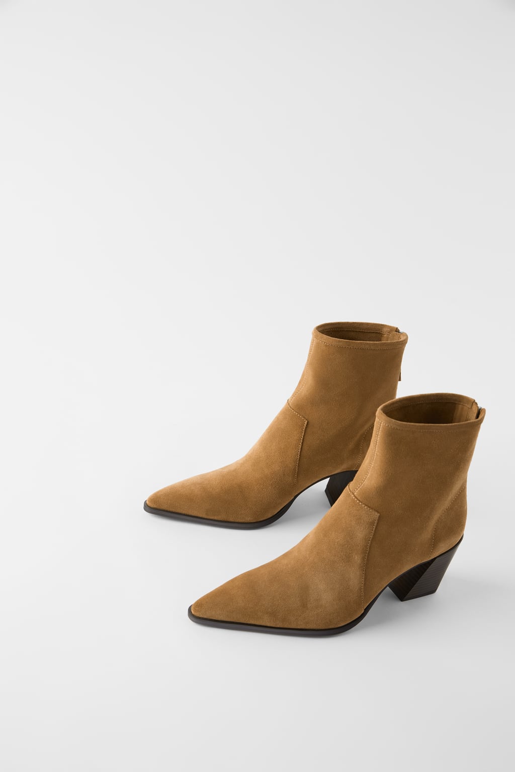 Botines serraje de Zara. (49,95 euros).