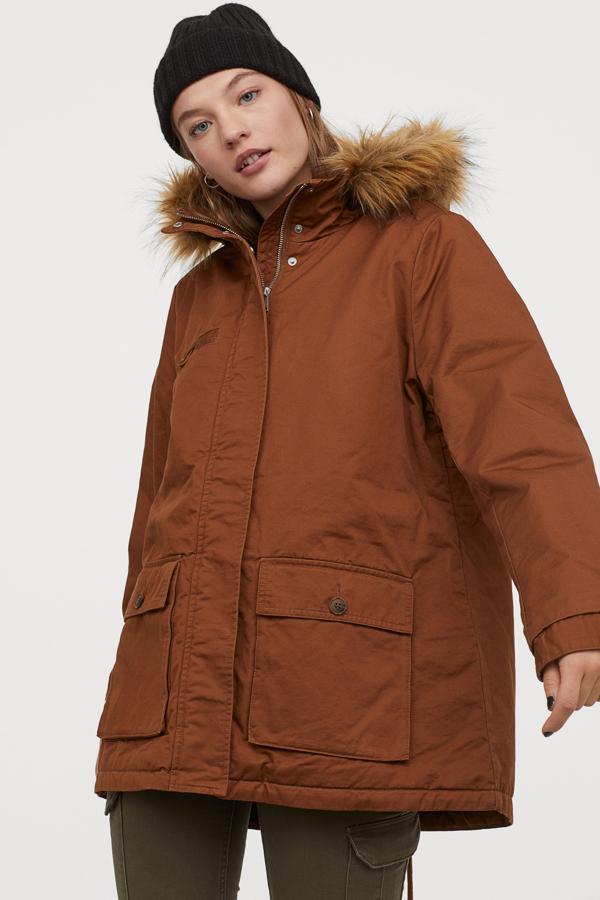 Si tienes una lista hecha de necesidades de invierno para comprar en rebajas seguro que hay una parka en ella. Esta de la firma sueca está muy bien de precio: costaba 69,99 euros y ahora la puedes encontrar por 39,99.