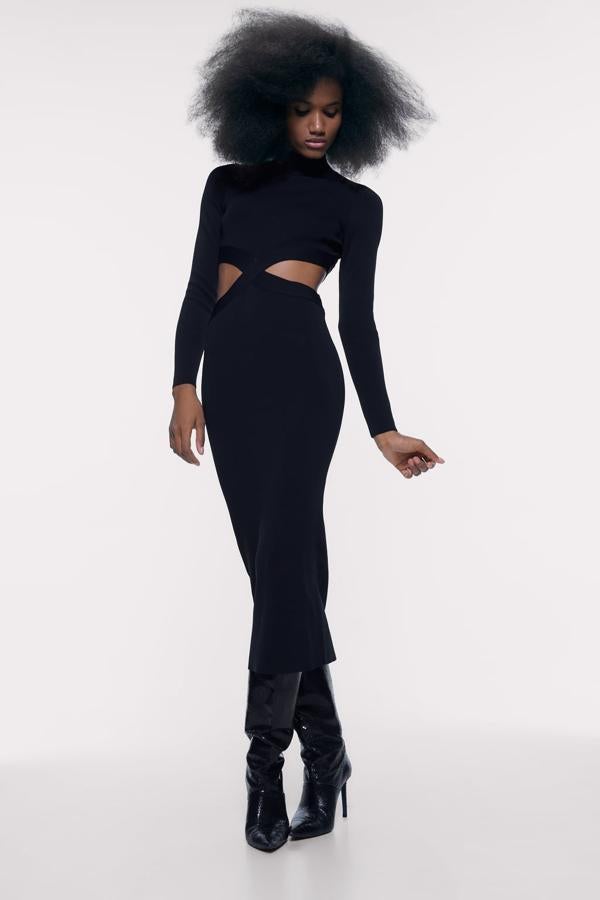 Vestido negro midi cut out (39,95 euros).