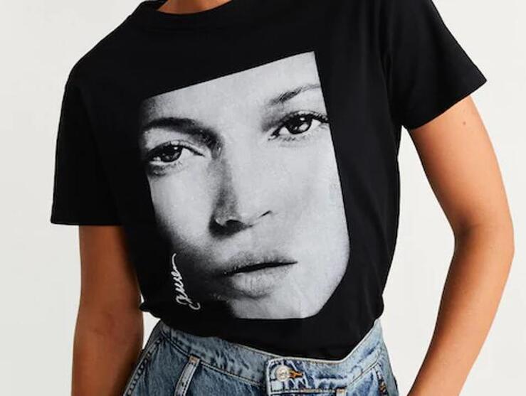 Fotos: Diez camisetas con estampado para renovar tu armario en rebajas por menos de 10 euros