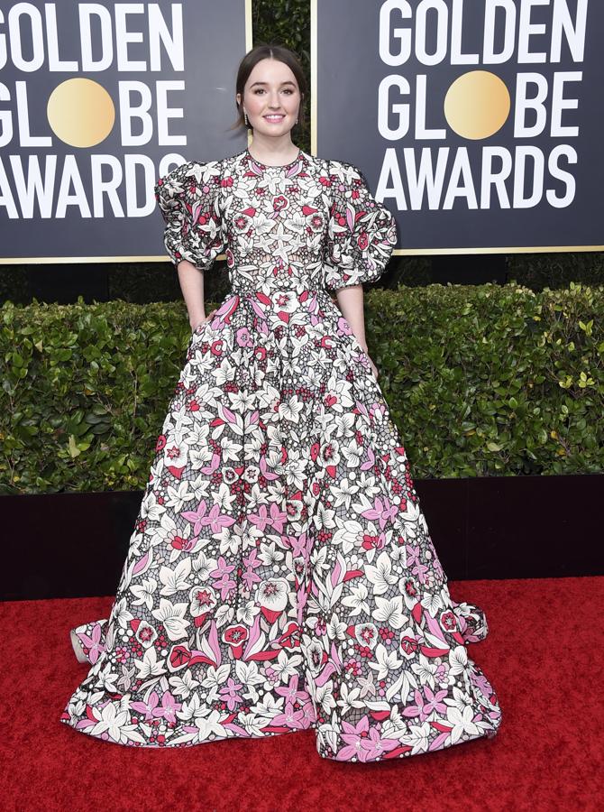 La protagonista de Creedme y Superempollonas, Kaytlin Deaver, lució un vestido de Valentino Couture con joyas de Jennifer Meyer.