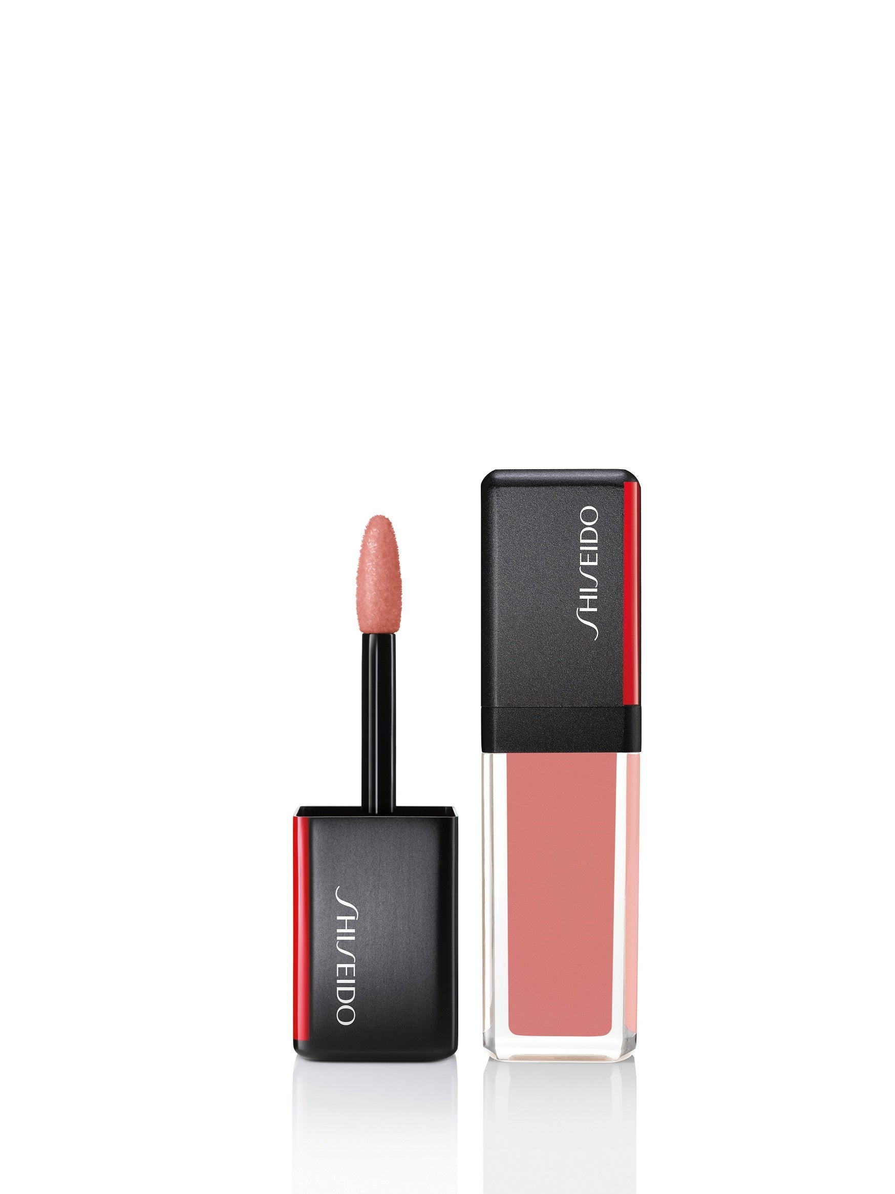 Este nude no deja los labios pegajosos ni secos, y sienta de maravilla a todos los tipos de piel. Toma nota: LaquerInk LipShine de Shiseido en tono Vinyl Nude 311. (31 euros).