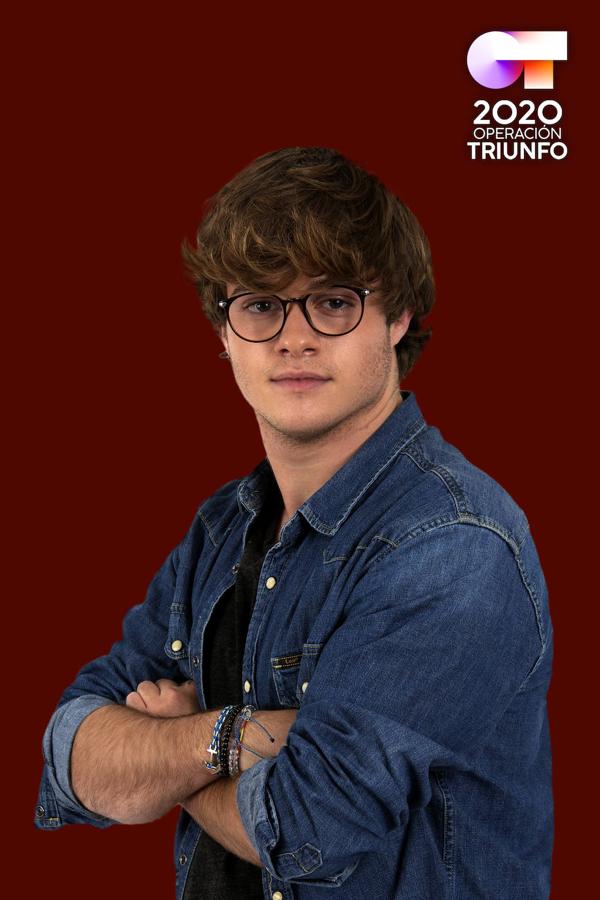 20 años y de Ceuta, Gèrard toca la guitarra y el piano. Entró en el Conservatorio con 6 años y actualmente está cursando el Grado Superior de guitarra en Sevilla. Compone, canta y toca en el grupo de música ceutí The New System, que cuenta con un disco publicado. Algunos de sus cantantes favoritos son John Mayer, Pink Floyd y Tom Misch.