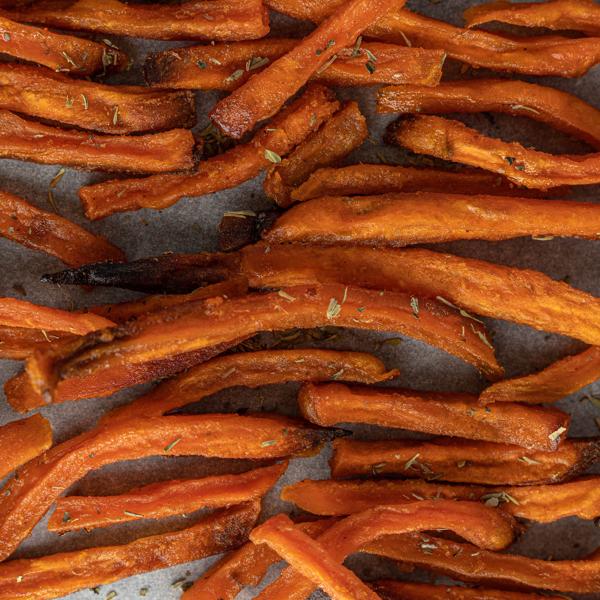 Las batatas son uno de los tubérculos que más magnesio tienen, un nutriente que tiene la capacidad para restaurar el equilibrio hormonal. El magnesio ayuda a lidiar con cambios de humor y depresión.