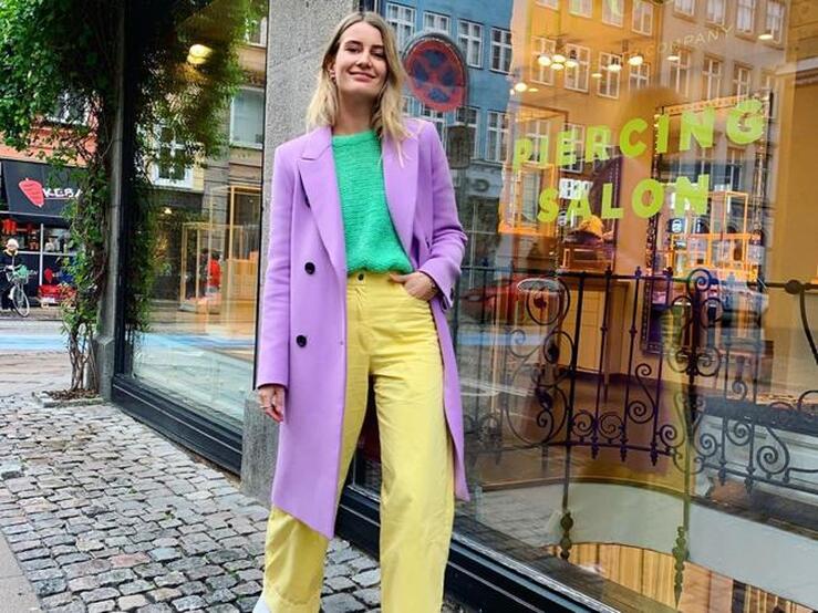 Fotos: Karoline Dall, la influencer danesa que demuestra que se puede vestir con mucho color en invierno