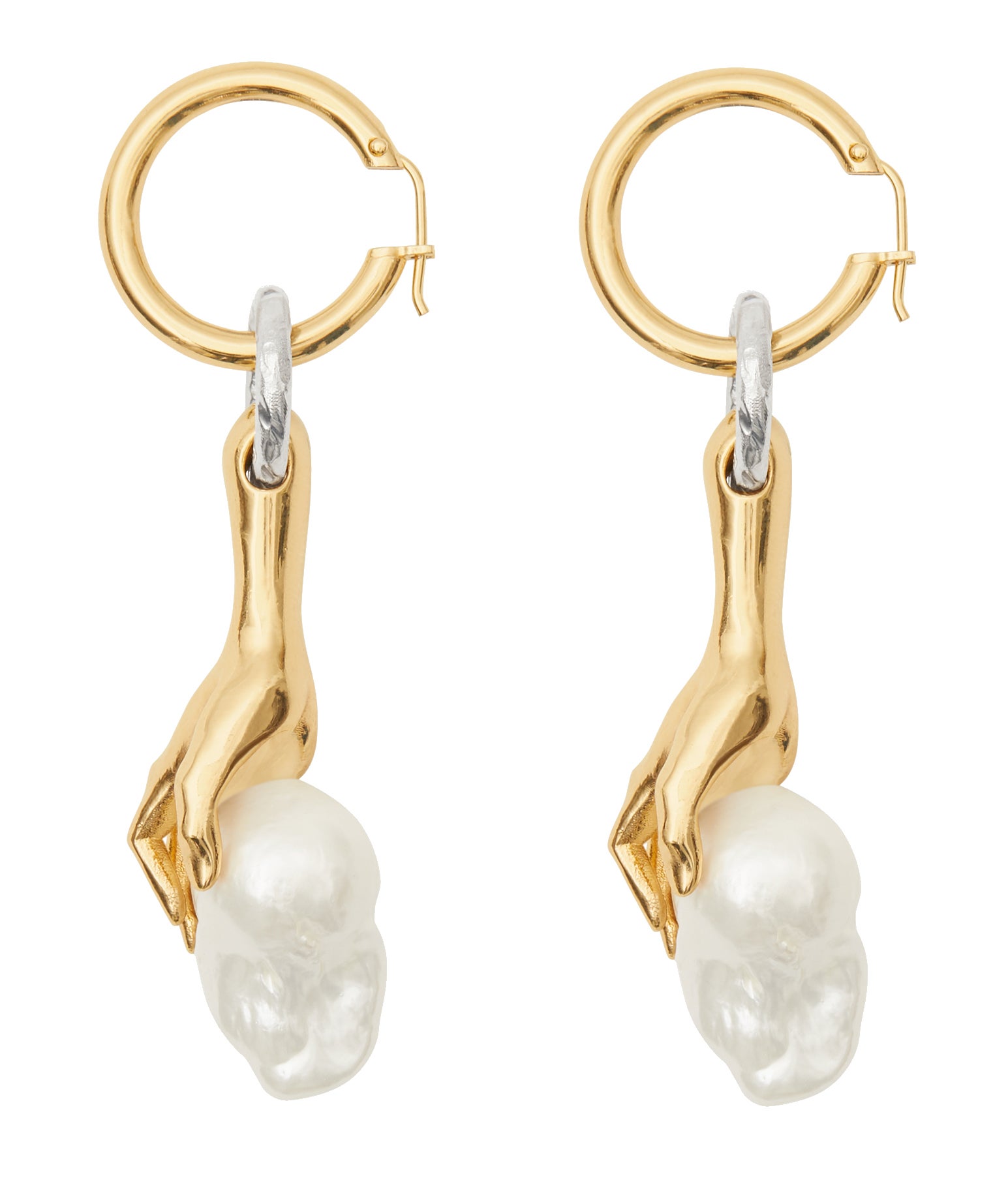 Pendientes de Burberry.