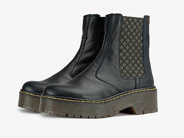 Botín chelsea negro con plataforma de Popa (59,95 euros).