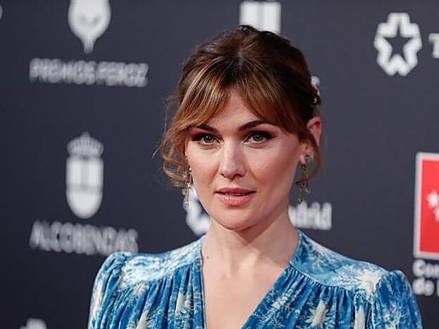 Marta Nieto lució este elegante peinado con moño y flequillo.