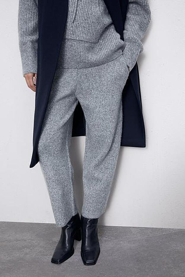 Sí amigas, estos comodisimos pantalones pueden conjuntarse a la perfección con botines de tacón.