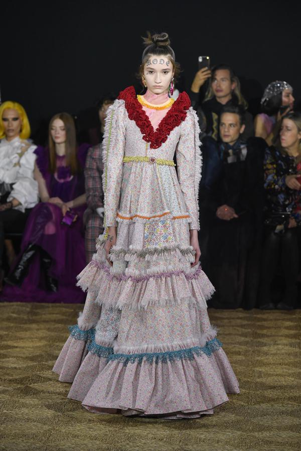 Desfile Alta Costura colección Primavera/Verano 2020 de Viktor and Rolf.