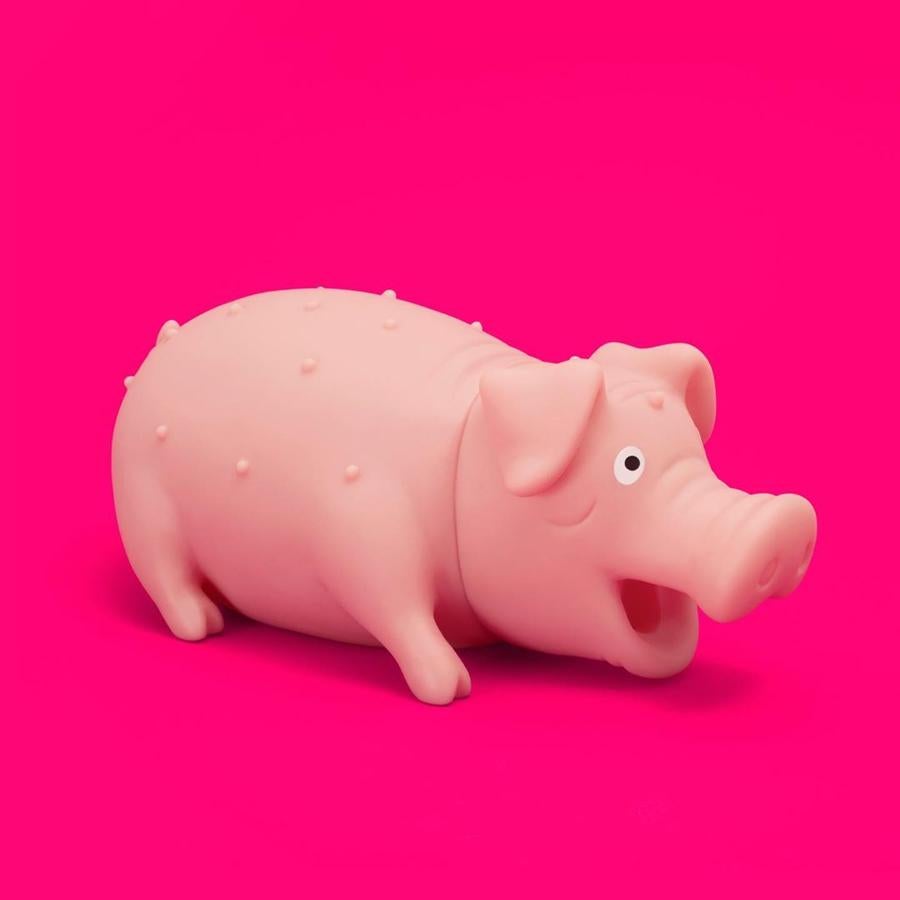 Parece que le ha salido competencia el satisfyer. Cerdi puede ser un regalo muy divertido para tu pareja. Rosa, gordito y con la nariz XL, será el compañero de cama perfecto. Aunque lo sentimos, Cerdi fue una broma por el día de los Inocentes, Cerdi no está disponible. Disponible en  Platanomelón .