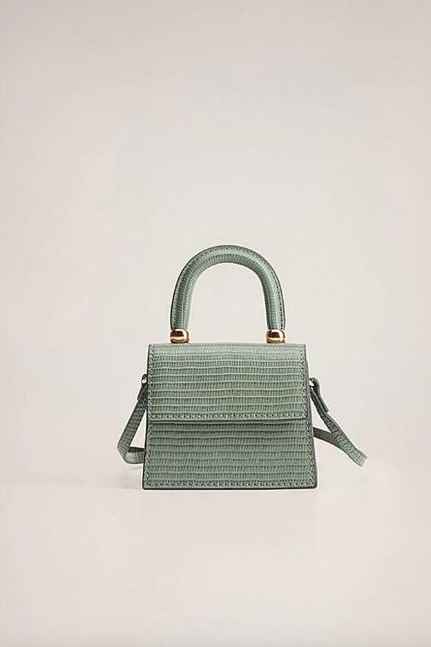 Verde agua que también puede ser verde menta.