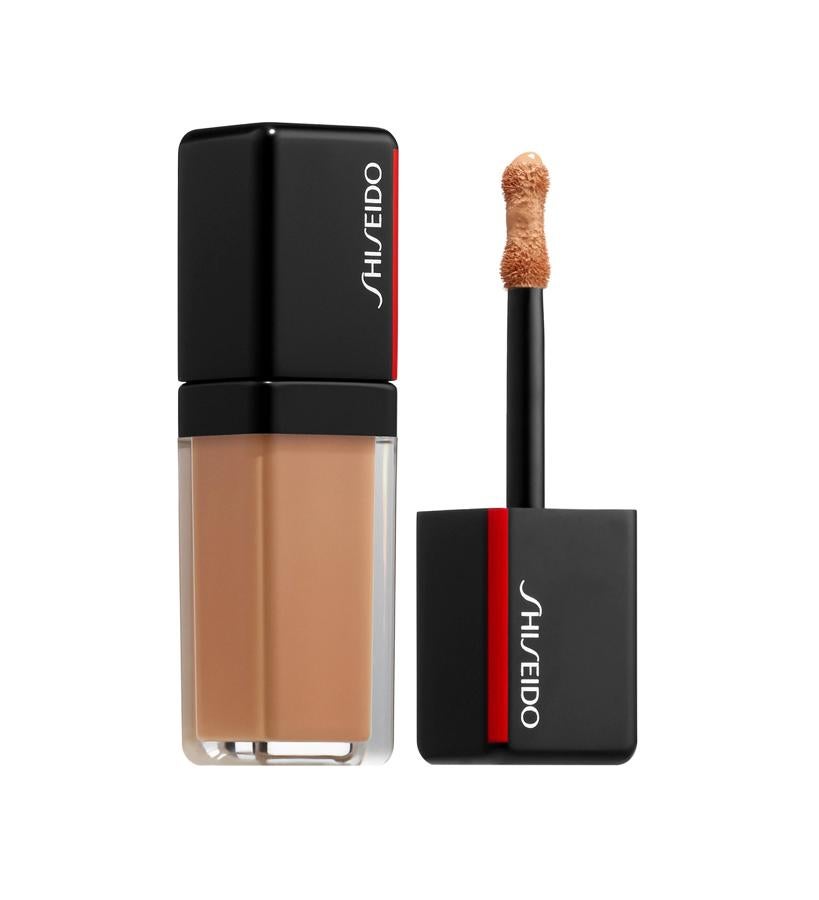 Corrector líquido que disminuye inmediatamente la apariencia de las ojeras, manchas, rojeces, imperfecciones y el tono apagado para lucir un aspecto más fresco al instante. Su fórmula ayuda a resistir la temperatura, la humedad y el movimiento para garantizar un acabado impecable durante 24 horas. (38,50 €).