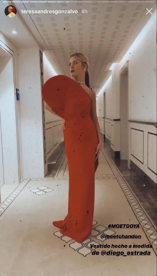 La influencer Teresa Andrés Gonzalvo con vestido de Diego Estrada.