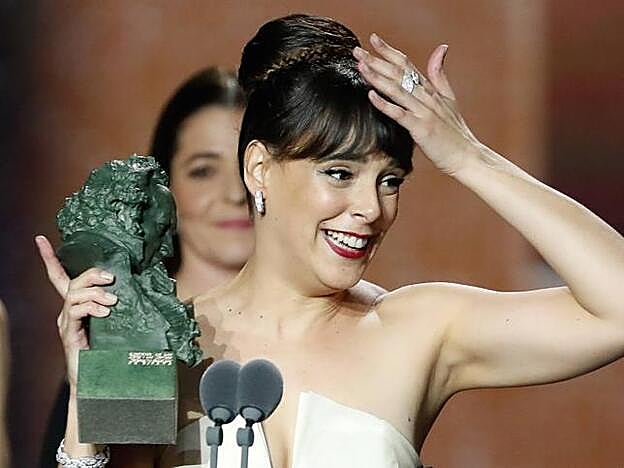 Belén Cuesta recogiendo su Premio Goya 2020.