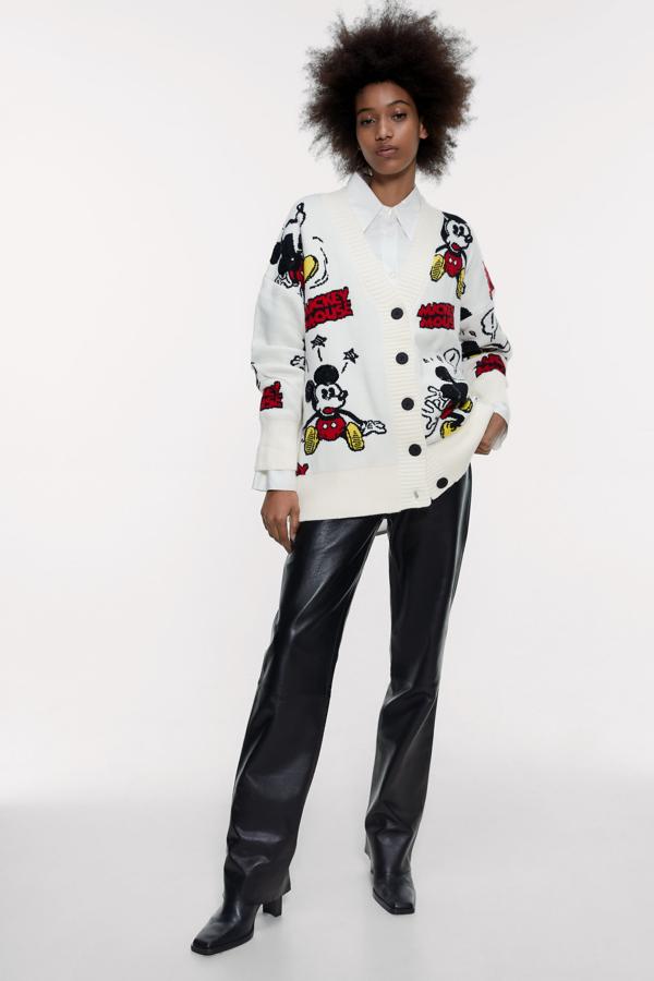 chaqueta de punto de Mickey (39,95 euros).