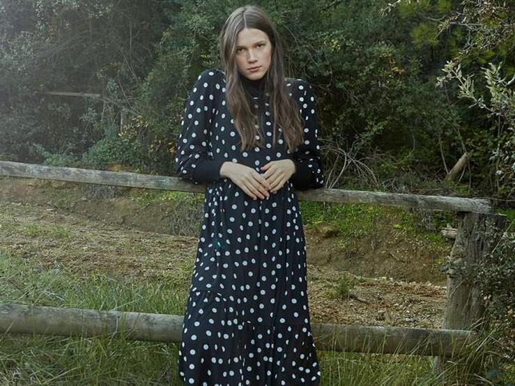 Fotos: La nueva colección de Stradivarius lo confirma: se llevan los lunares (otra vez)