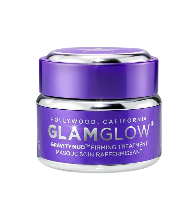 Es una mascarilla que reafirma, alisa y tonifica la piel del rostro, del cuello y del escote. Esta fórmula innovadora, que toma un bonito color plateado al secarse, combina ingredientes específicos para reafirmar y redefinir los contornos del rostro. Una vez se retira, la mascarilla deja la piel tersa y el cutis radiante y sexy. Tal y como lo ha publicado en sus redes, es la favorita de  Chrissy Teigen , que asegura usarla dos o tres veces a la semana.  Gravitymud Mask de Glamglow  (49,95 €).