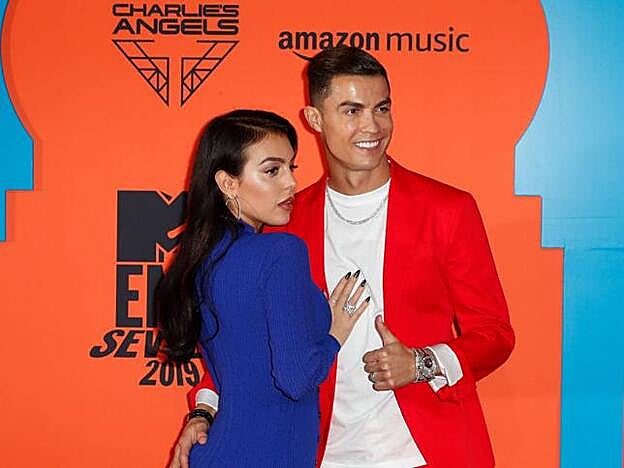 Georgina Rodríguez le regala a Cristiano Ronaldo por su cumpleaños un Mercedes valorado en 180.000 euros.