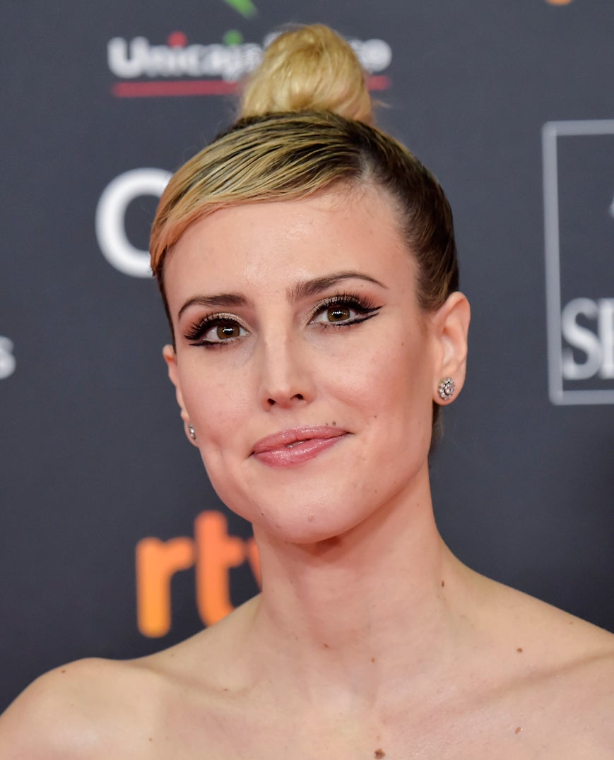 Si sientes que un trazo no es suficiente ponle dos. Este eyeliner doble crea una mirada felina irresistible y es perfecto para agrandar y ampliar la mirada. Natalia Molina lo combinó con unas pestañas XXL y un toque de gloss en los labios.