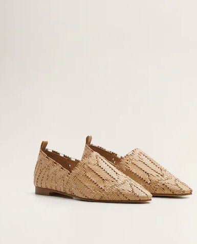 Babuchas trenzadas en tono beige de Mango. Antes: 29,99 euros. Ahora: 9,99 euros.