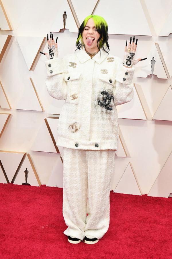 Billie Eilish de Chanel.
