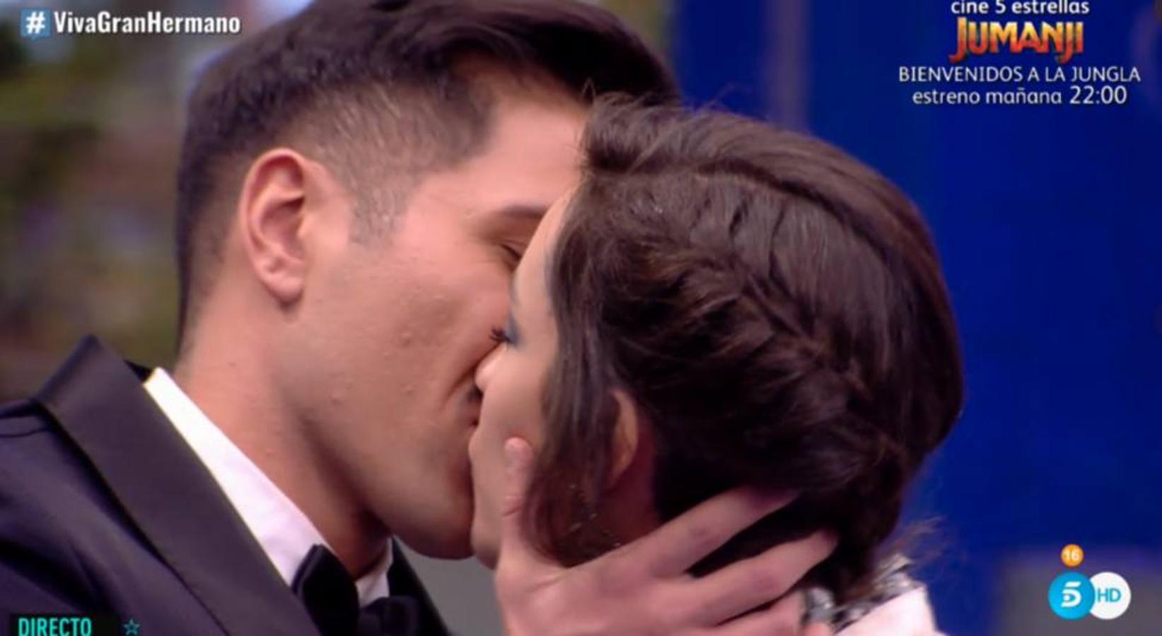 Presumiblemente, Adara Molinero y Gianmarco Onestini celebrará su primer San Valentín juntos, porque desde que se conocieron en septiembre dentro de la casa de 'GH VIP 7', su historia ha dibujado miles de aristas desconcertantes.