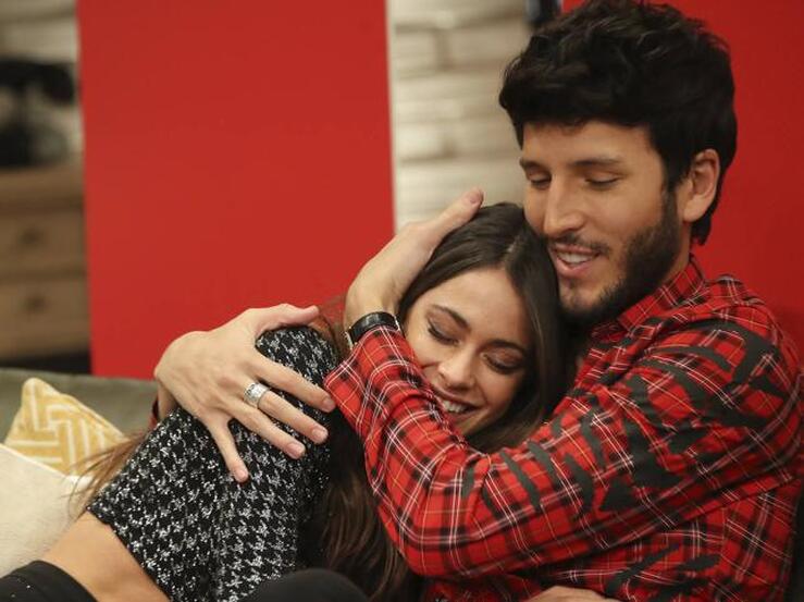 Fotos: Parejas de famosos que celebran su primer San Valentín