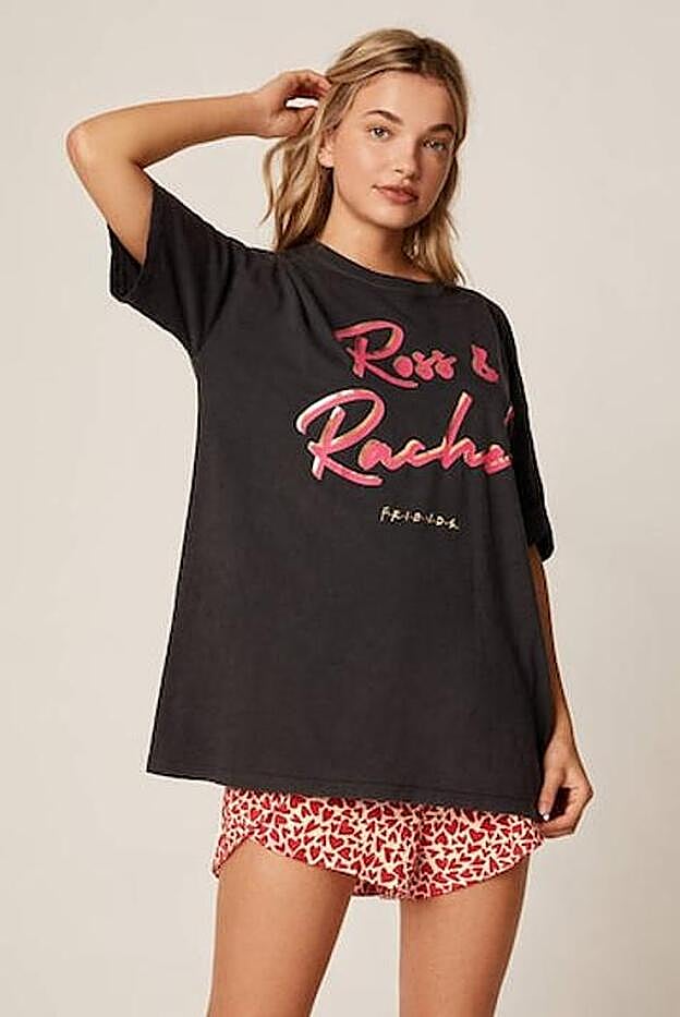 no sabemos si forma parte de un pijama, pero no nos importa.