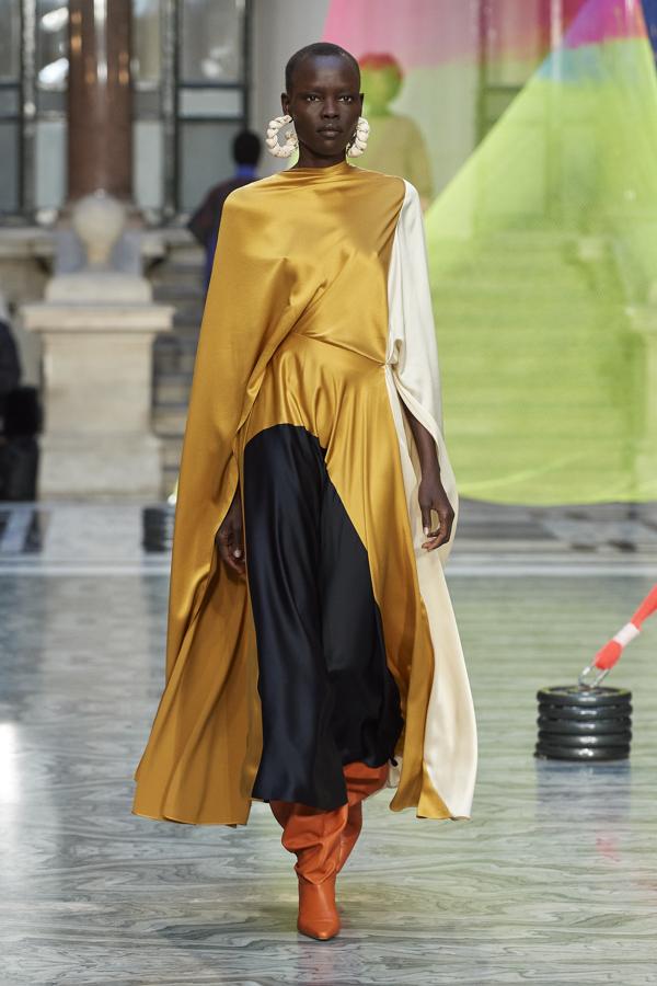 Desfile de Roksanda.