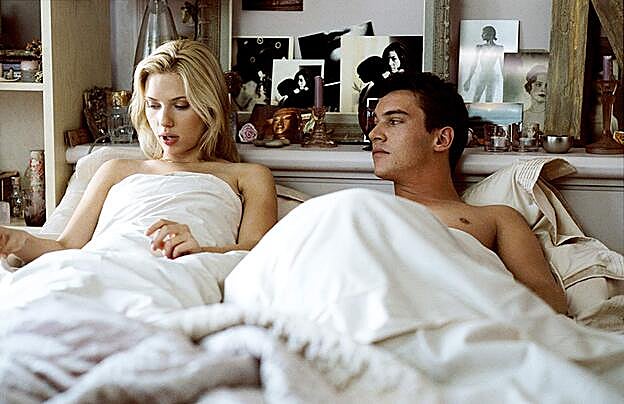 Si estrenas pareja sexual usar el preservativo te ayudará a prevenir infecciones.