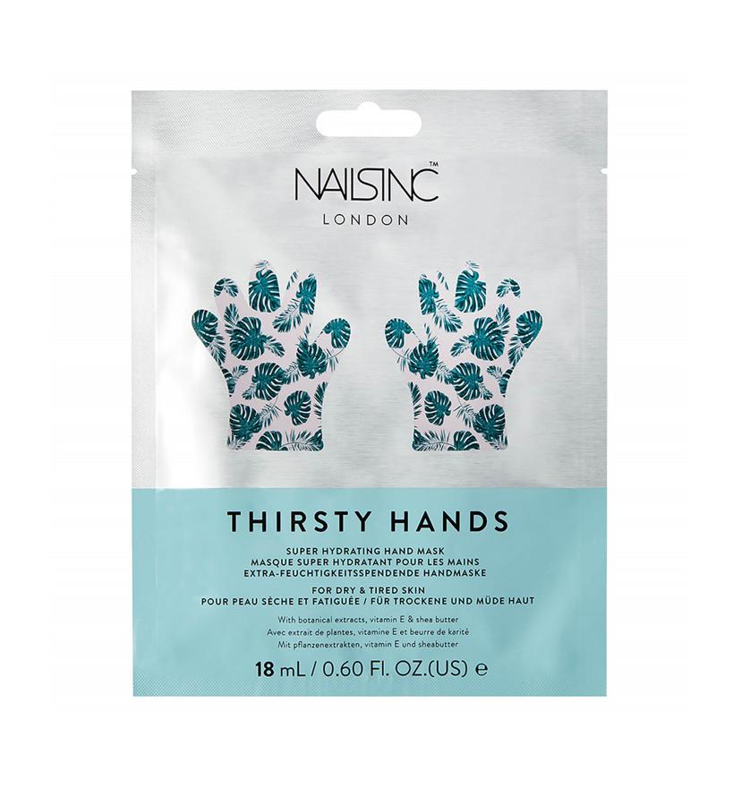 Calma las manos secas, cansadas y con necesidad de hidratación con este tratamiento hidratante intensivo que actúa para suavizar al instante y rejuvenecer las manos. Esta rica esencia de cuidado contiene una mezcla nutritiva de extractos botánicos, manteca de karité y vitamina E, que actúan en conjunto para hidratar en profundidad, suavizar y nutrir tus manos. (9,95 €).