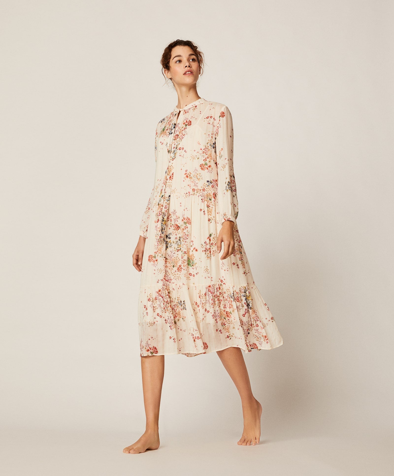 El vestido más romántico de la temporada está en Oysho. (39,99 euros).