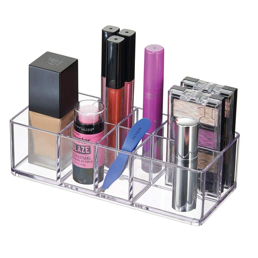 Lineas rectas para este organizador con siete compartimentos que tiene el tamaño perfecto para poner orden en los armarios del baño. Es de iDesign, y puedes comprarlo  en Amazon por 6,99 euros .