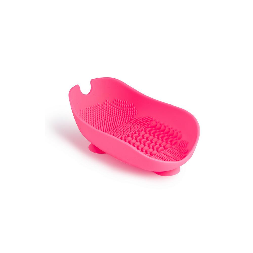 Limpiador de brochas con diferentes texturas para mantenerlas a raya. Tu piel lo agradecerá... (3 euros).