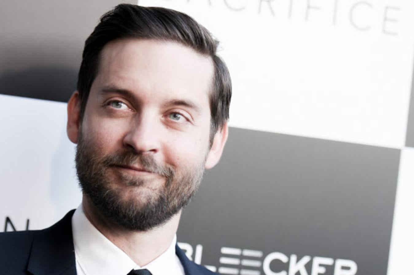 Fue una joven promesa y ahora ya no es joven ni promesa, pues su carrera está en caída libre. El que dio vida el primer Spiderman ha reconocido tener una personalidad compulsiva y adictiva que le ha hecho caer en dos vicios: la botella y el juego. A los 19 años ingresó por primera vez en rehabilitación. Pero pronto recayó y en sus años dorados, tras el estreno de la saga del arácnidos era habitual que los paparazzis lo retratraran conduciendo borracho. Ahora ha superado su alcoholismo, pero sigue sin remontar su carrera.