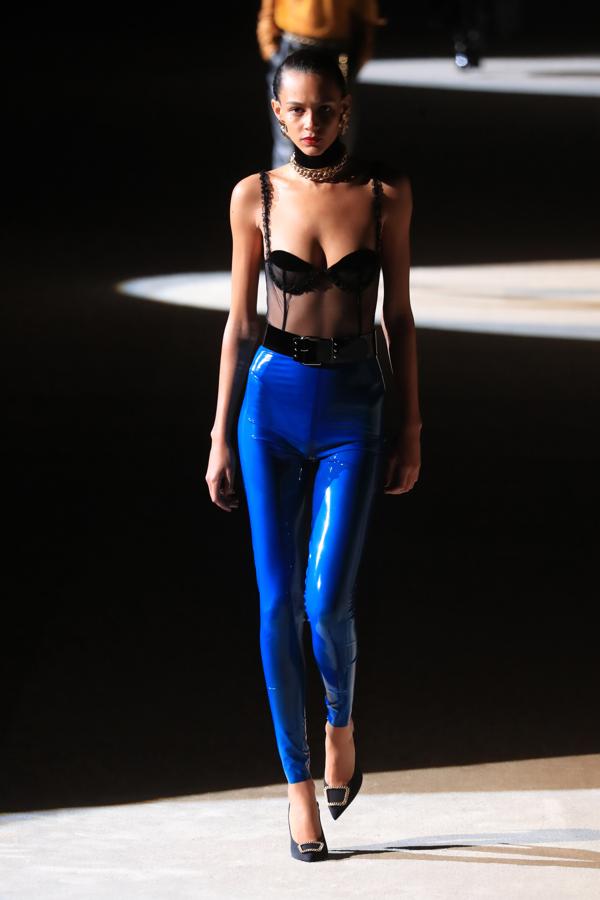 Desfile de Saint Laurent.