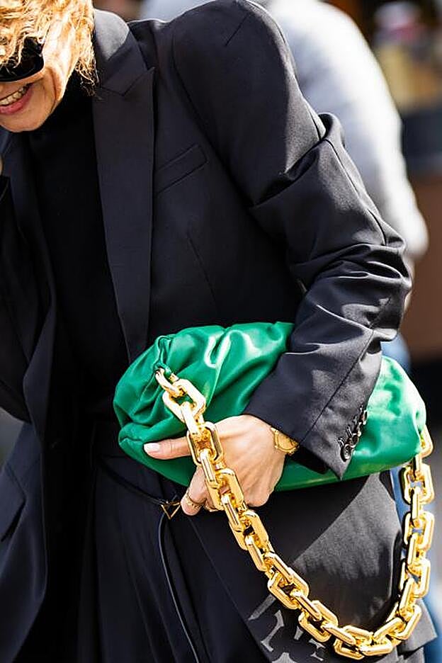 Paris Fashion Week: el Bottega Veneta en tono verde y asas de cadena.